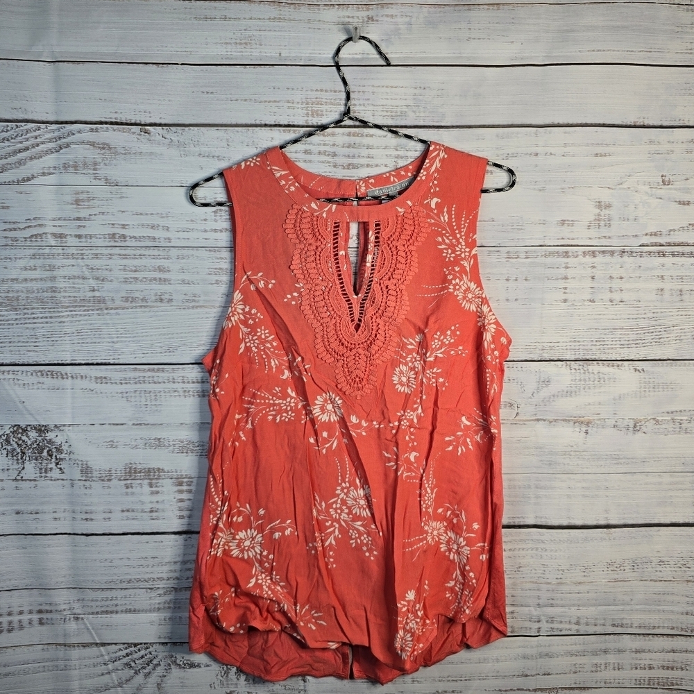 NWT Daniel Rainn Women’s Medium Coral Floral Sleeveless Blouse Crochet Neckline